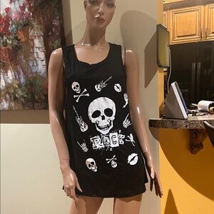Black skull & guitars XS Tank Top nwot runs big